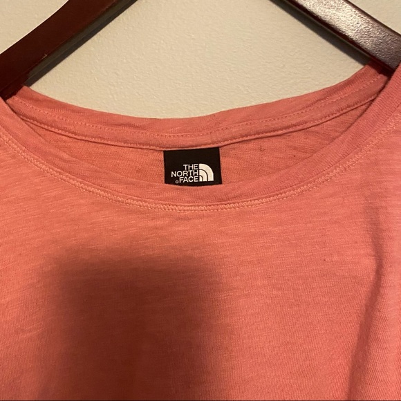 The North Face Pink Short Sleeve Shirt Loose Fit Large Outdoor Tee - Picture 4 of 4